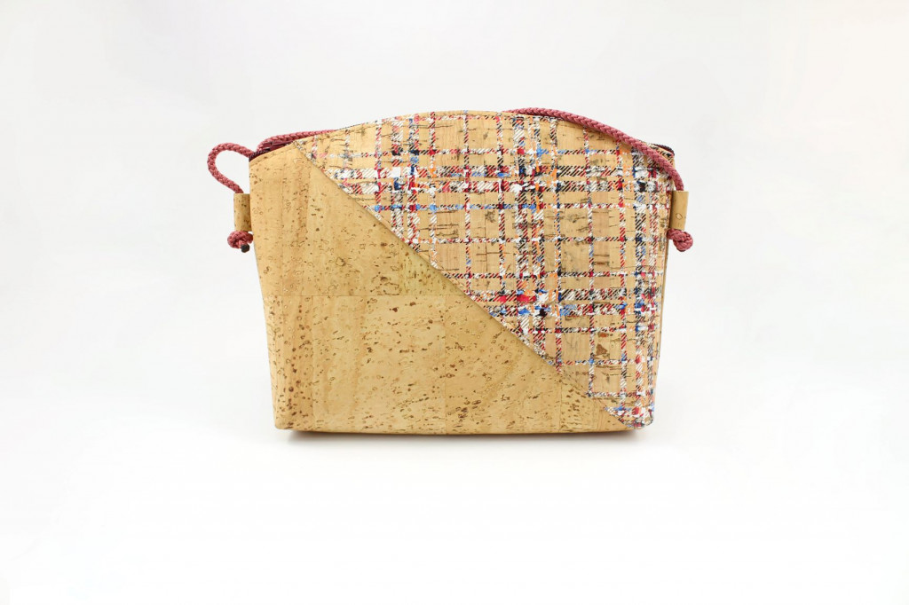 Cross bag in cork Ref: 812/3/4