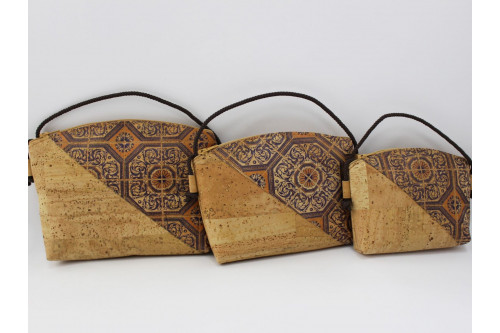 Malinha a tiracolo em cortiça Ref: 812/3/4 PA5 Malinha a tiracolo em cortiça Ref: 812/3/4 PA5